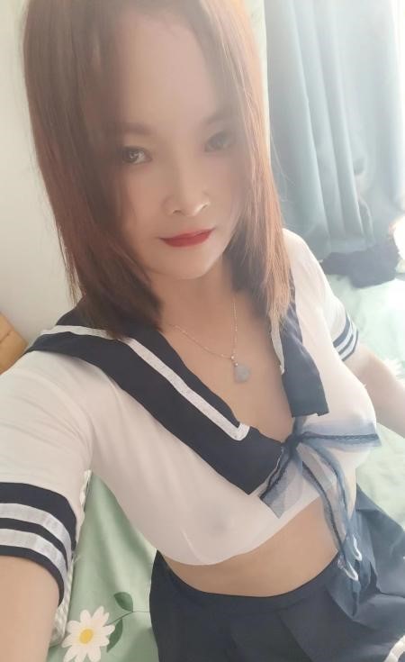 服务型年轻妹妹