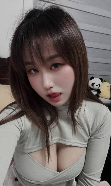 二刷大胸紫灵