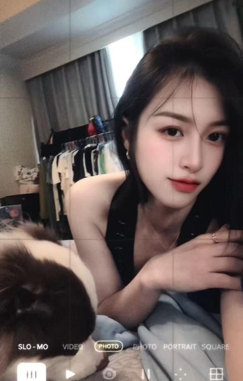短发气质御姐