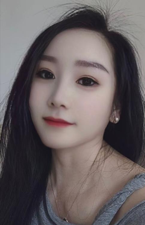 白白的邻家少妇